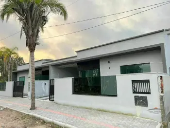 Imagem do anúnio: Vendo casa em Balneário Piçarras , Santa Catarina no bairro Itacolomi