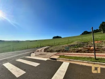 Imagem do anúncio: Vendo terreno / lote / condomínio em Chapecó , Santa Catarina no bairro Efapi
