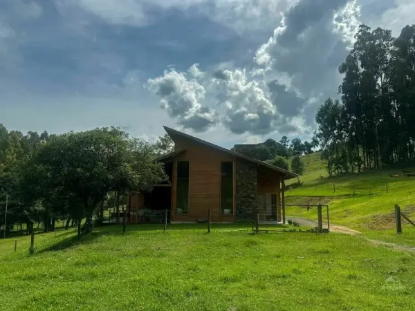 Imagem do anúnio: Vendo fazenda / sítio / chácara em Vargem Bonita , Santa Catarina no bairro BR 282