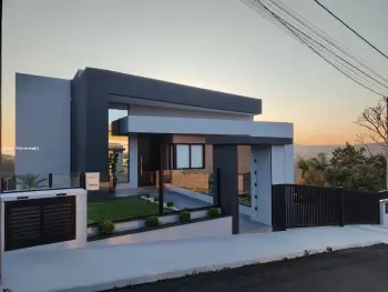 Imagem do anúnio: Vendo casa em Concórdia , Santa Catarina no bairro Parque de Exposições