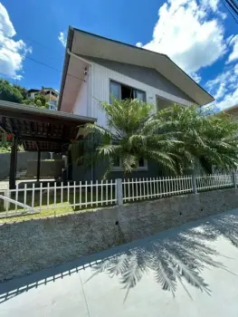 Imagem do anúnio: Vendo casa em Videira , Santa Catarina no bairro Farroupilha