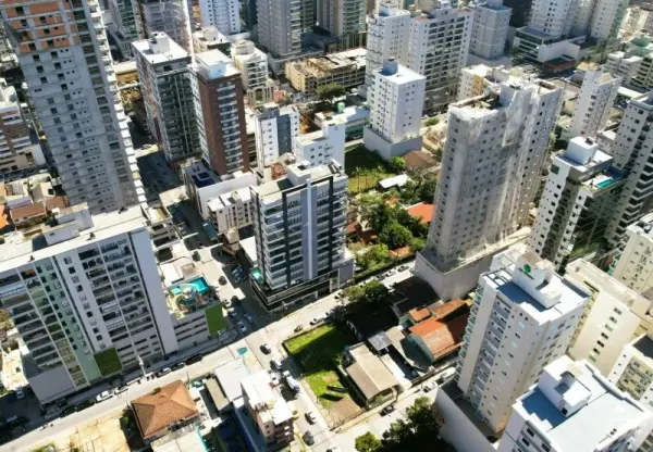 Imagem do anúnio: Vendo apartamento em Itapema , Santa Catarina no bairro Meia Praia