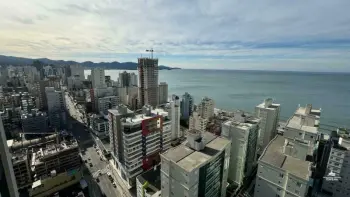 Imagem do anúnio: Vendo apartamento em Itapema , Santa Catarina no bairro Meia Praia