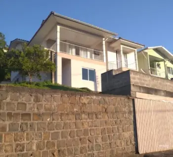 Imagem do anúnio: Vendo casa em Concórdia , Santa Catarina no bairro Catarina Fontana