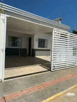 Imagem do anúnio: Vendo casa em Balneário Piçarras , Santa Catarina no bairro Itacolomi